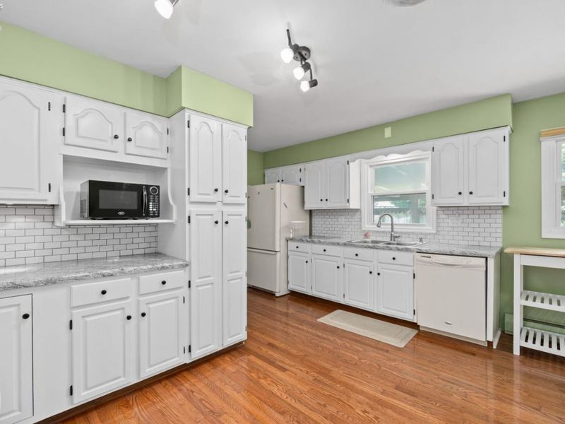 429 Morton Road, Vermilion, OH 44089 Photo 9