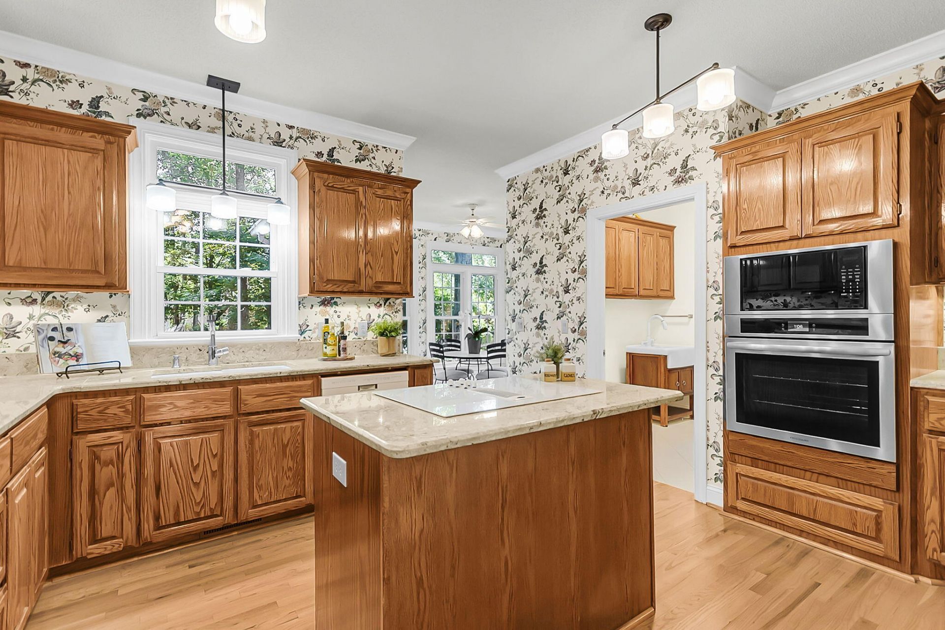 101 Batavia Court Photo 16
