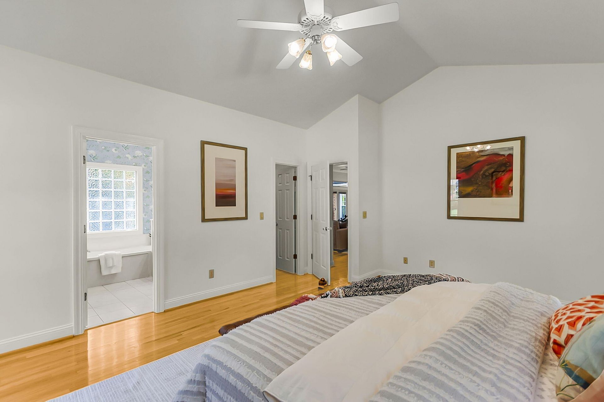 101 Batavia Court Photo 26