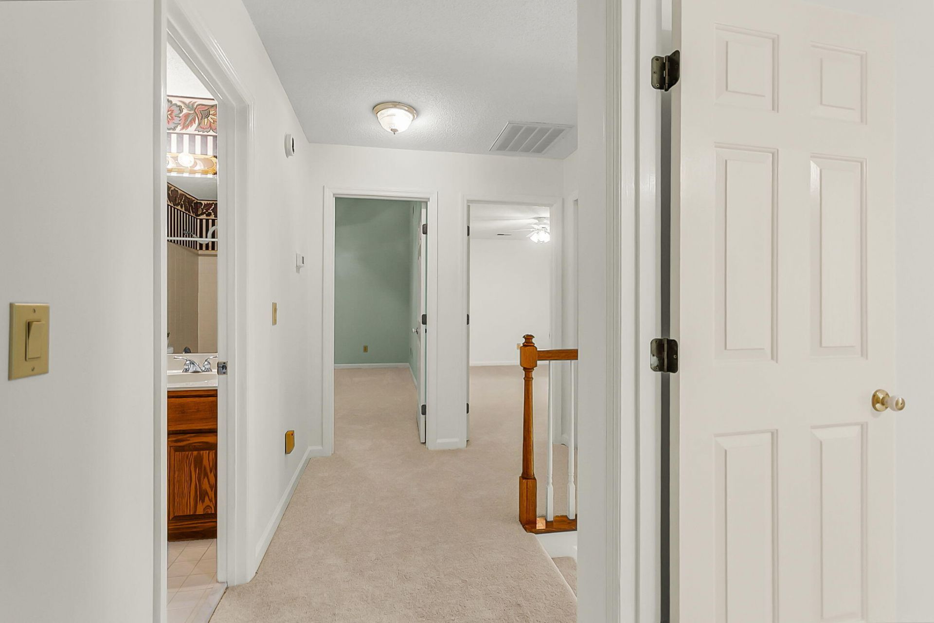 101 Batavia Court Photo 30