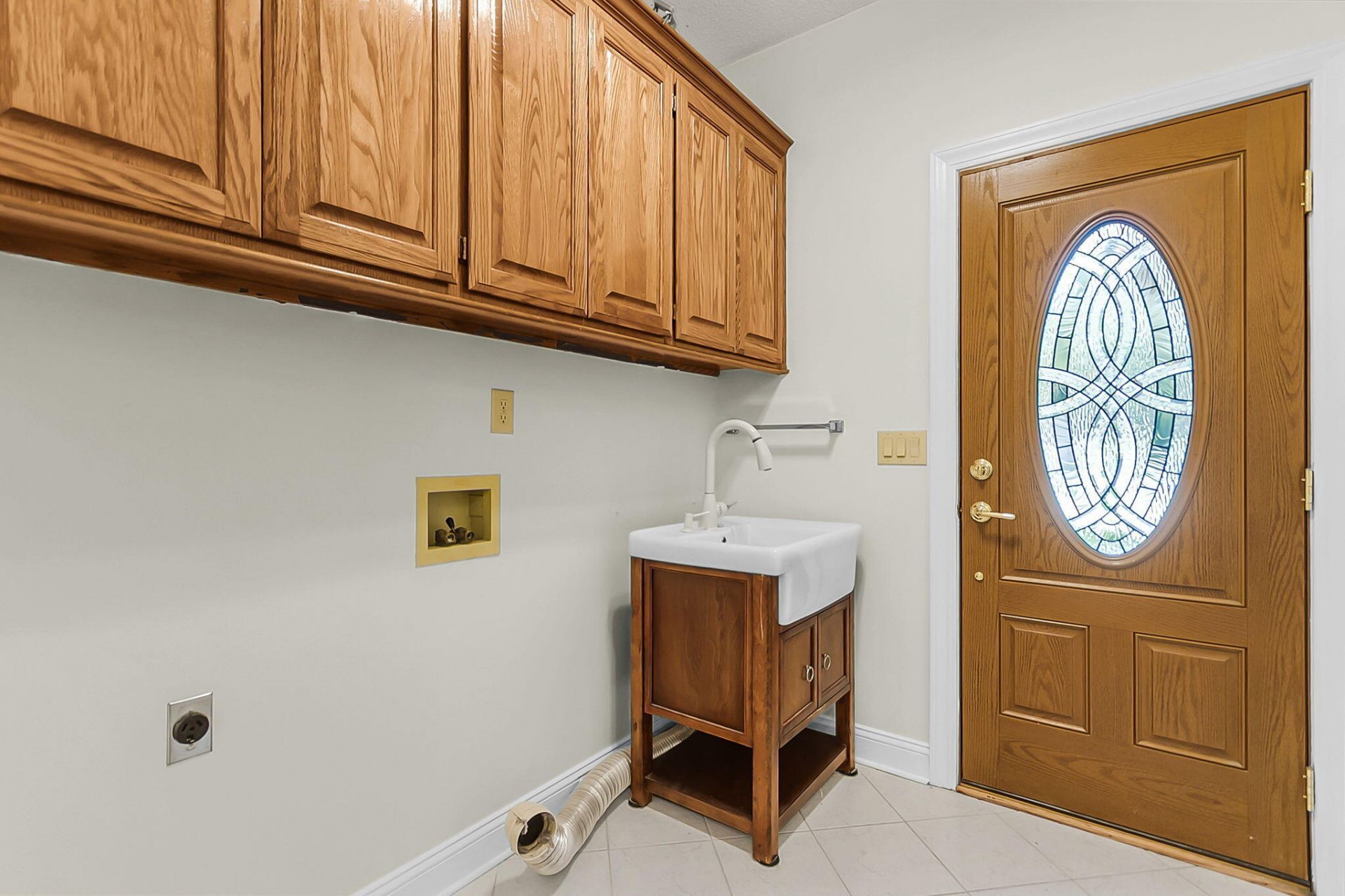 101 Batavia Court Photo 39