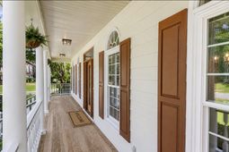 101 Batavia Court photo 4
