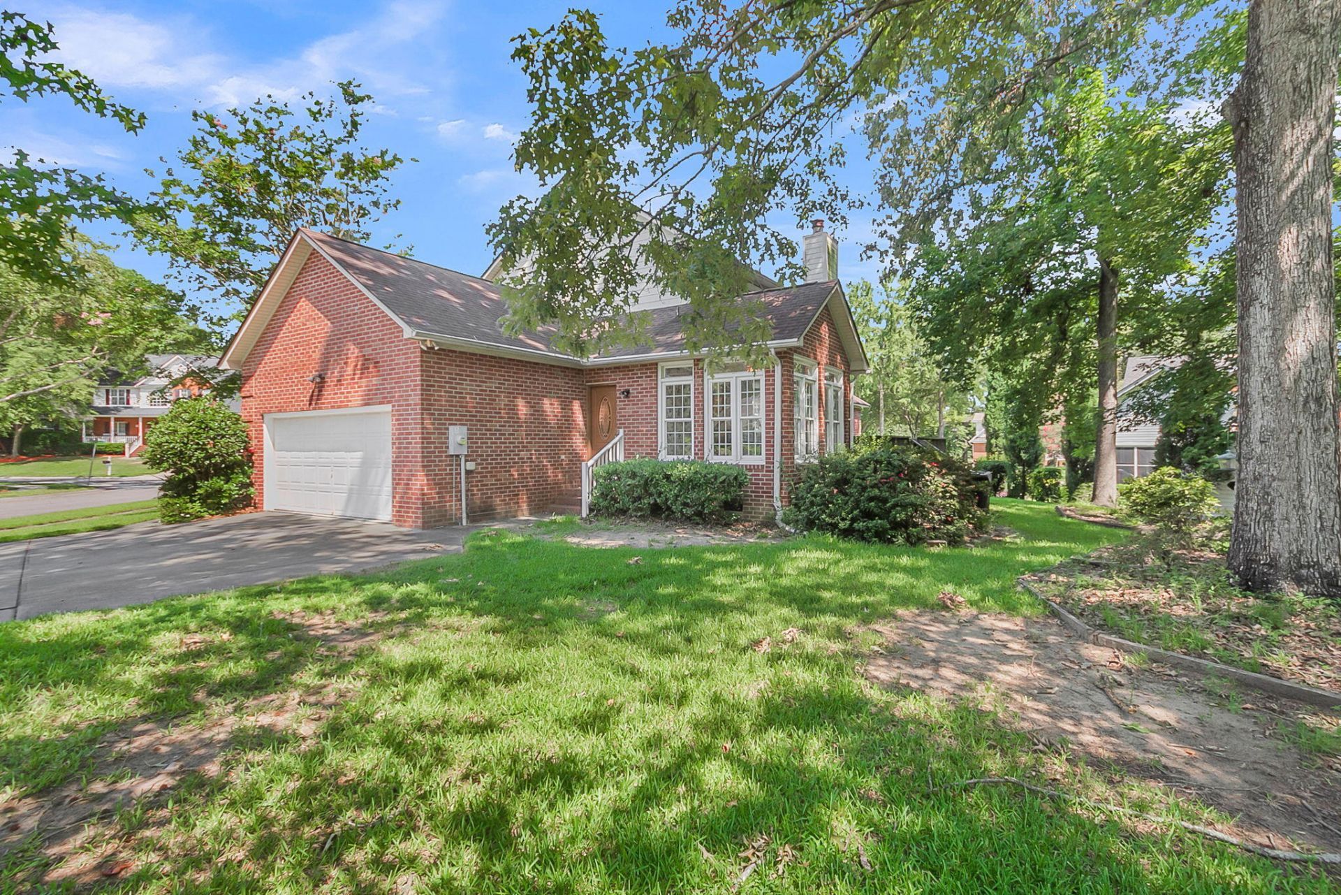 101 Batavia Court Photo 45