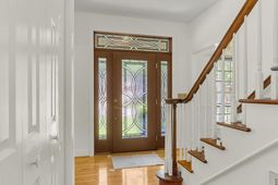101 Batavia Court photo 4