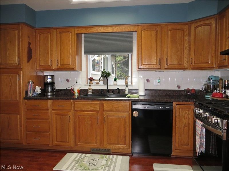 5477 Dorothy Drive, North Olmsted, OH 44070 Photo 24