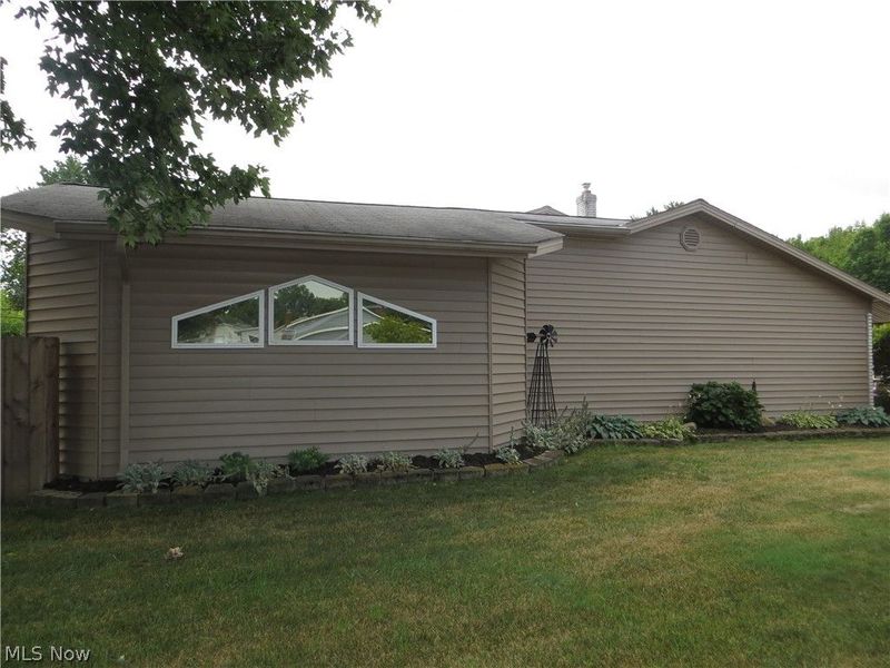 5477 Dorothy Drive, North Olmsted, OH 44070 Photo 4