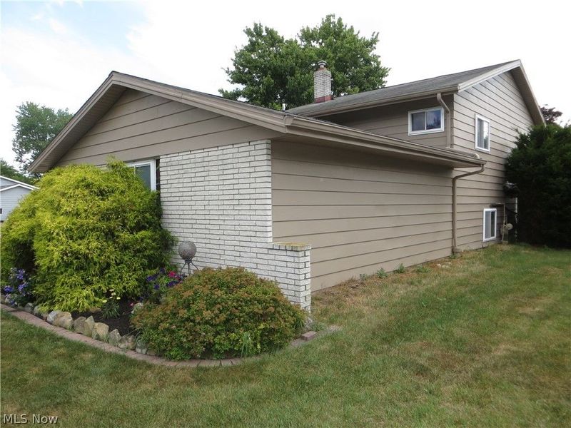 5477 Dorothy Drive, North Olmsted, OH 44070 Photo 5