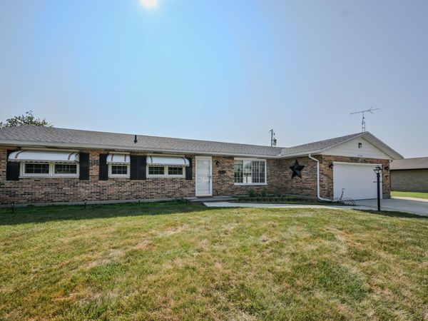 5326 W Ridgewood Road, Springfield, OH 45503
