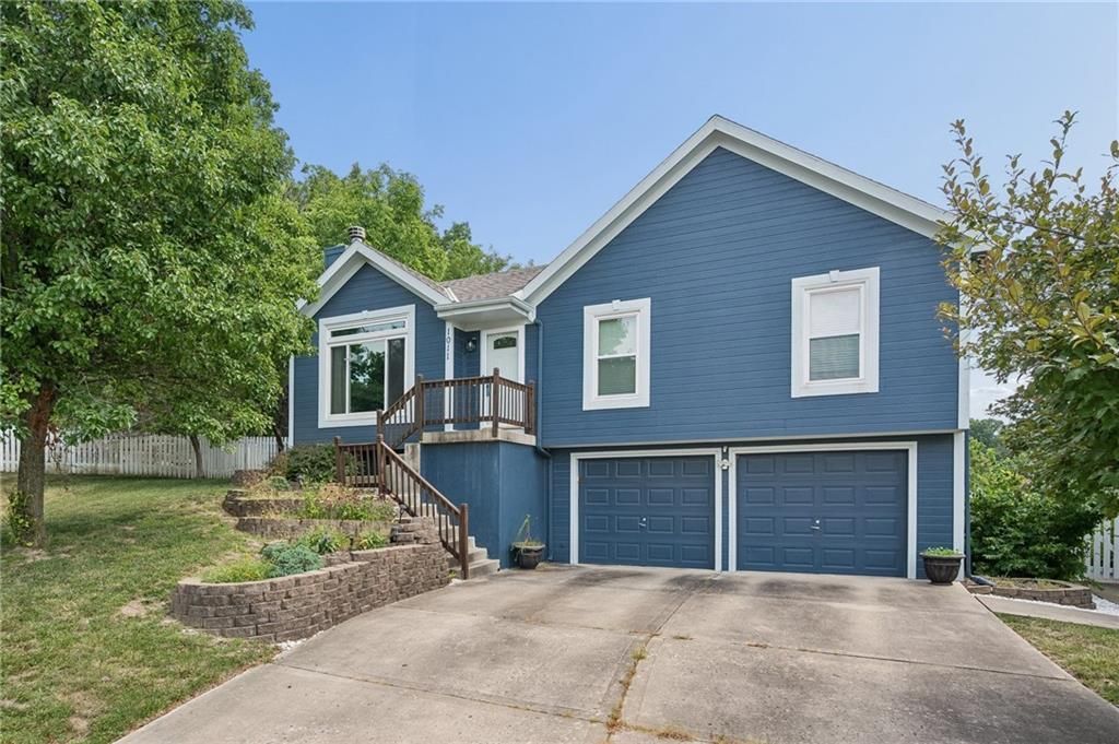 1011 NW 71st Court, Kansas City, MO 64118 Main Photo