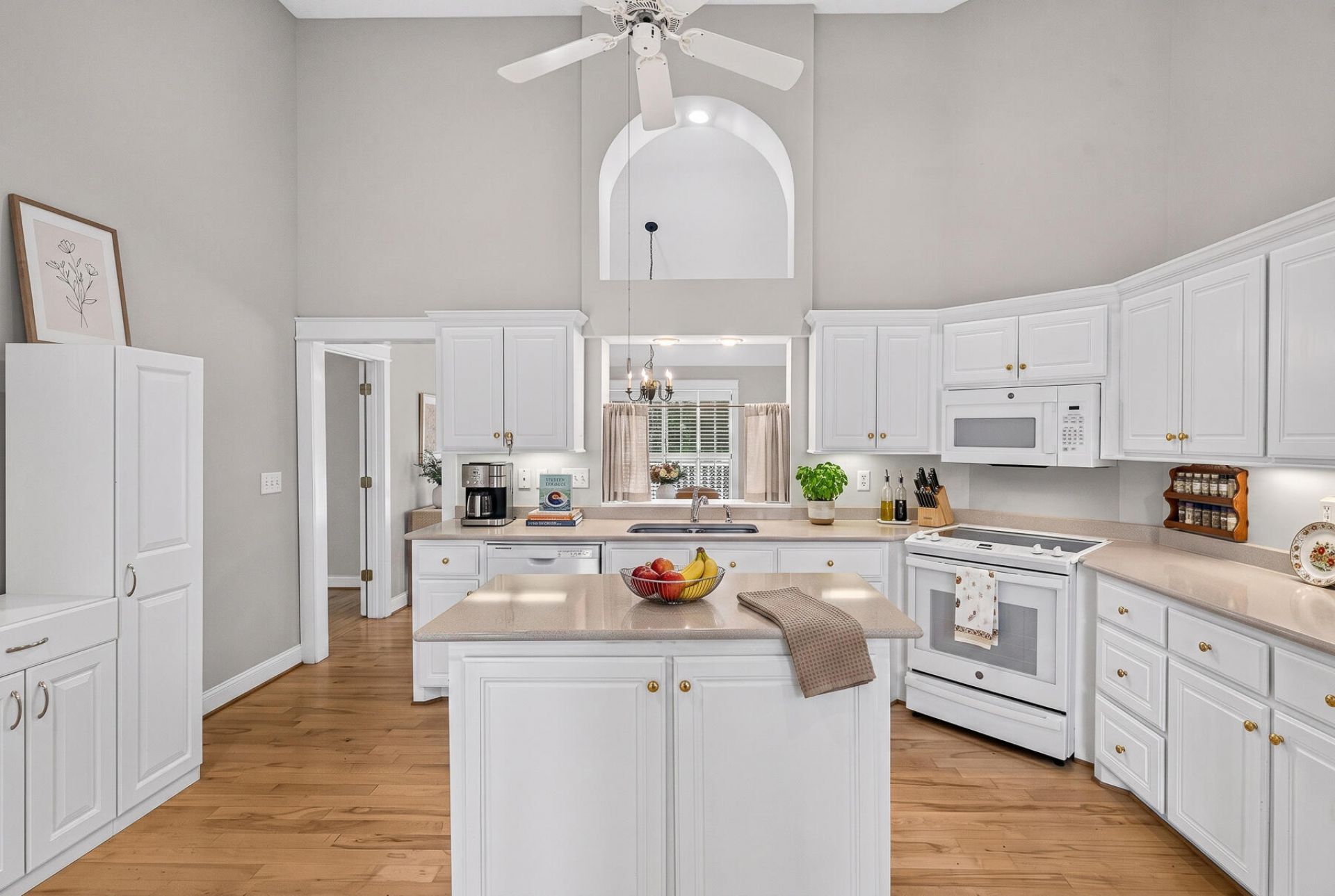 200 Castle Harbor Drive Photo 16