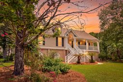 200 Castle Harbor Drive photo 4