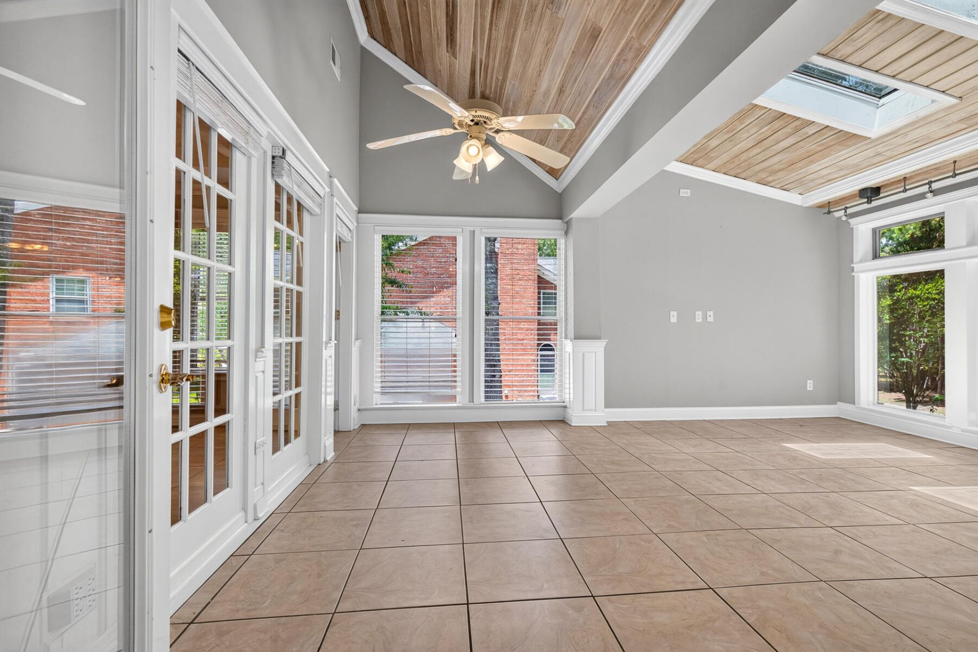 200 Castle Harbor Drive Photo 29