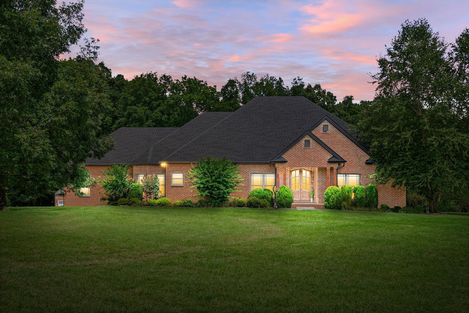 635 Mobley Rd , Clarksville, TN 37043 Main Photo
