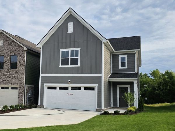 557 Twyla Dr , Lebanon, TN 37087