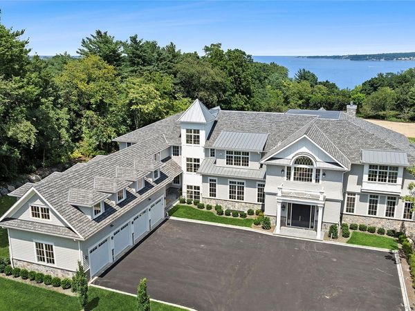 4 Shepherds Lane , Sands Point, NY 11050