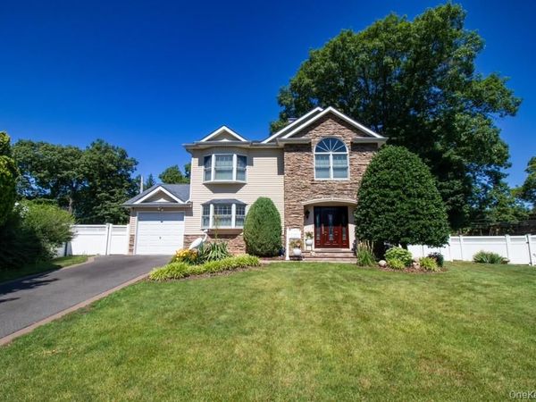5 Hickory Lane , Roslyn Heights, NY 11577