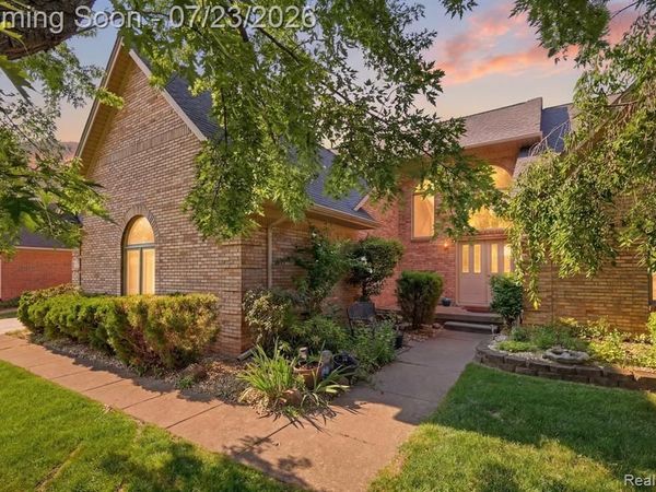 15127 Meadowfield Drive, Shelby Twp, MI 48315