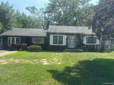 21671 Frazer Avenue , Southfield, MI 48075