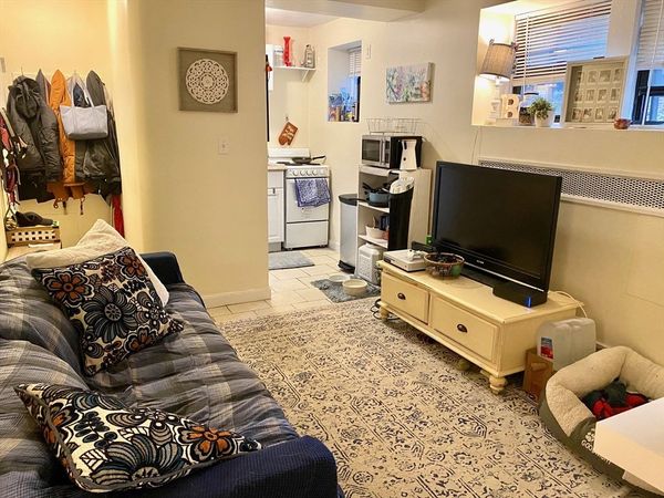 120A Babcock St, Unit B4, Brookline, MA 02446