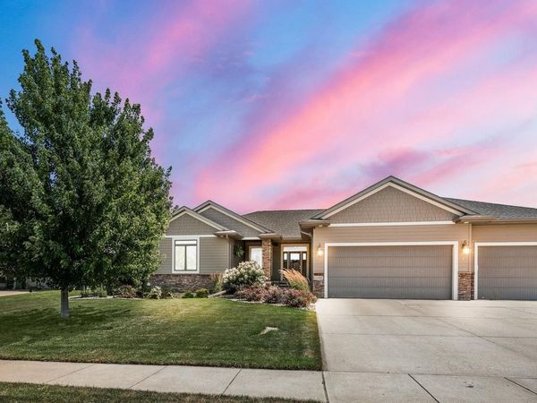 1108 S Hyannis Port Ln, Sioux Falls, SD 57106