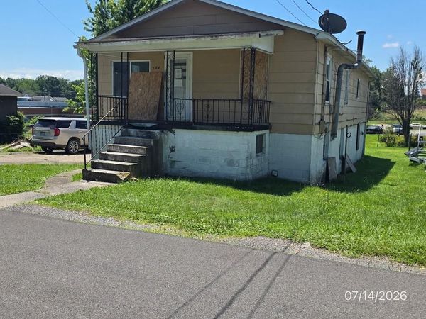 104 CANNADAY STREET, BECKLEY, WV 25801