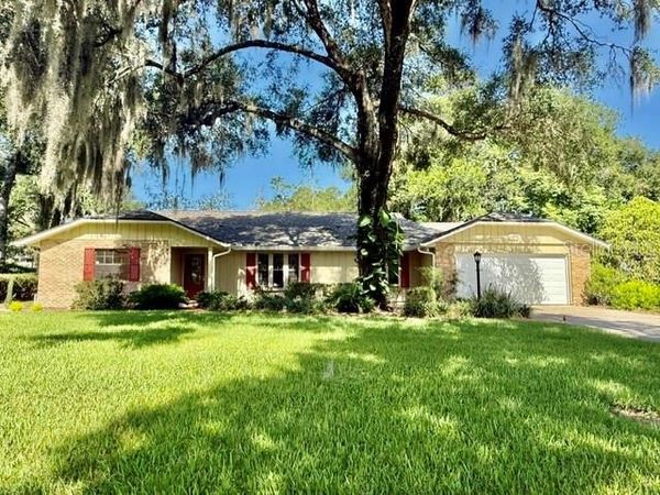 860 N KANSAS AVENUE , DELAND, FL 32724