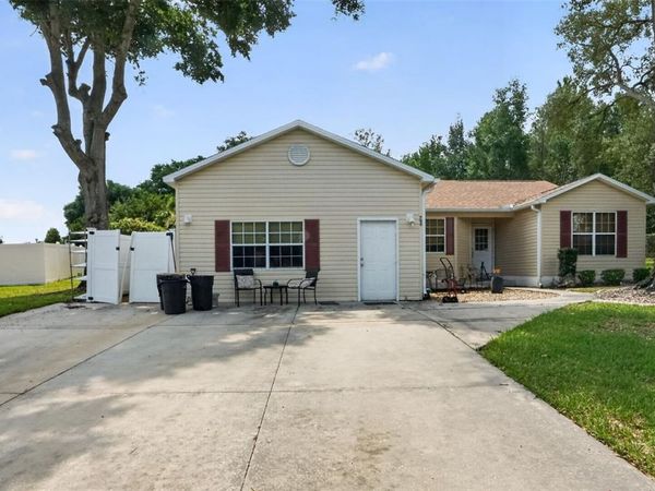 706 MURRAY CIRCLE , LADY LAKE, FL 32159