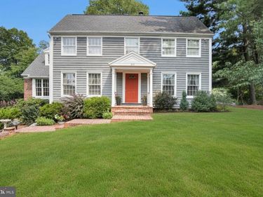 223 W LISBURN ROAD, MECHANICSBURG, PA 17055