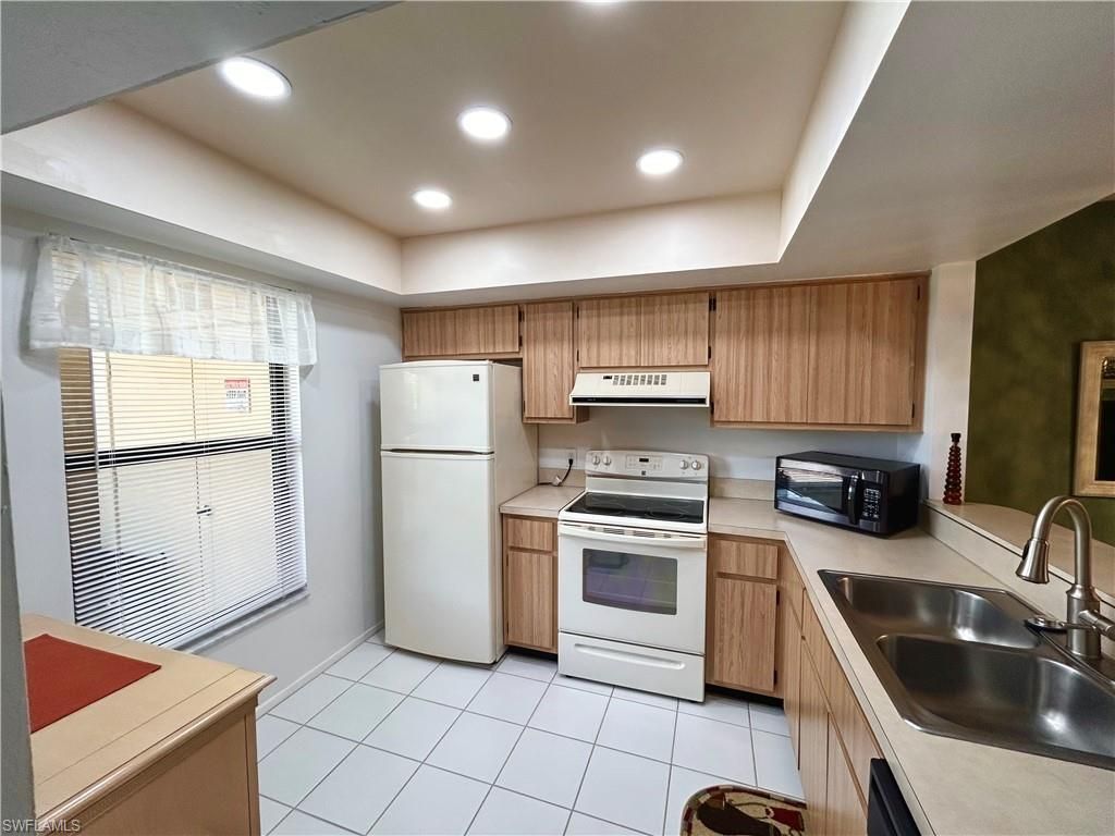 8534 Charter Club Cir, Unit 3, Fort Myers, FL 33919 Photo