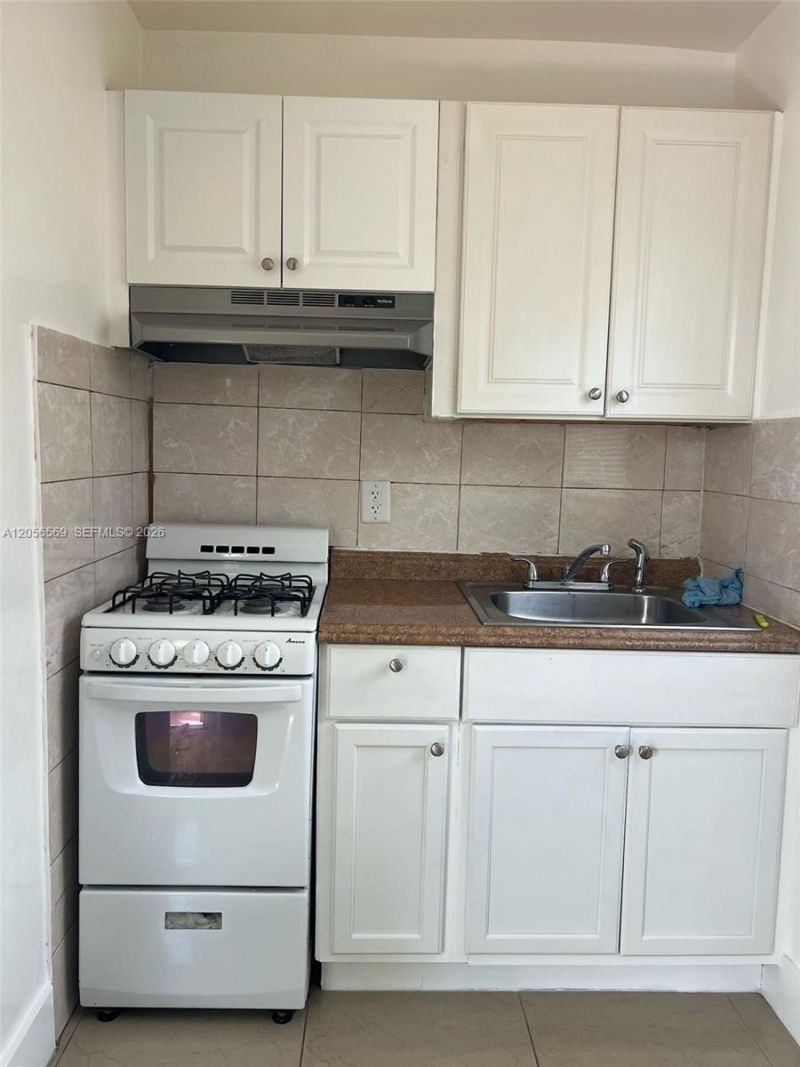 1281 NW 60th St , Unit 6, Miami, FL 33142 Photo