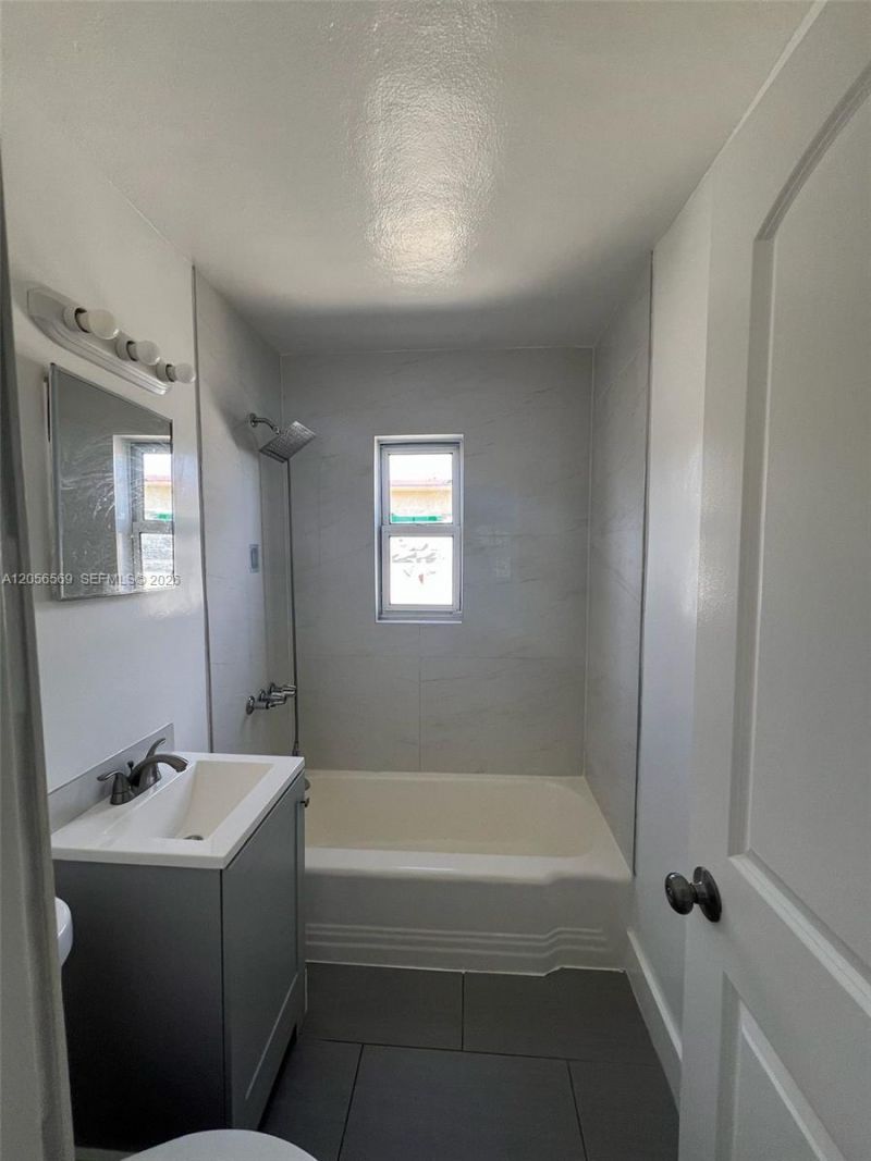 1281 NW 60th St , Unit 6, Miami, FL 33142 Photo