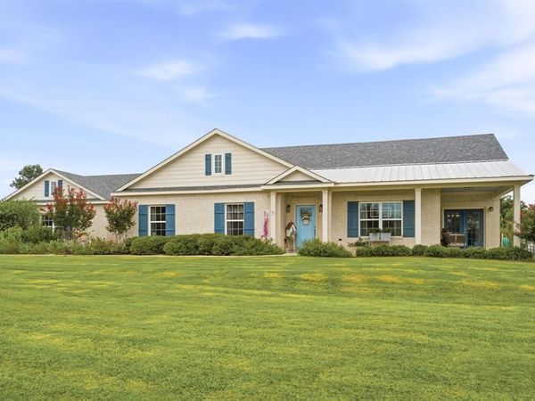 131 Whispering Winds Drive , Gunter, TX 75058
