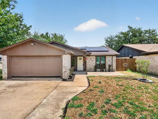 624 Hallvale Drive, White Settlement, TX 76108