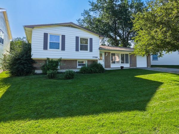 7798 Asbury Circle S, Hanover Park, IL 60133