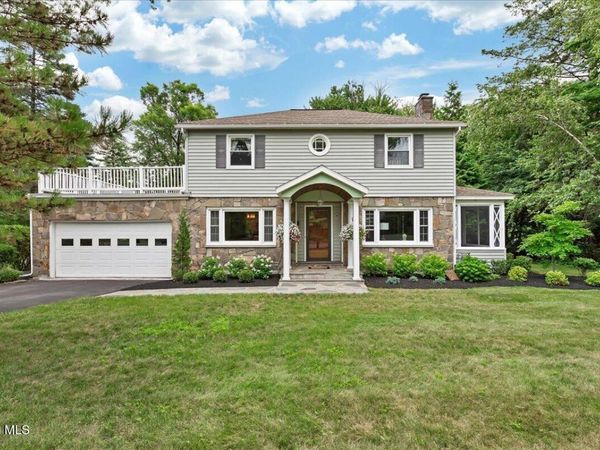 28 Loudon Parkway, Loudonville, NY 12211