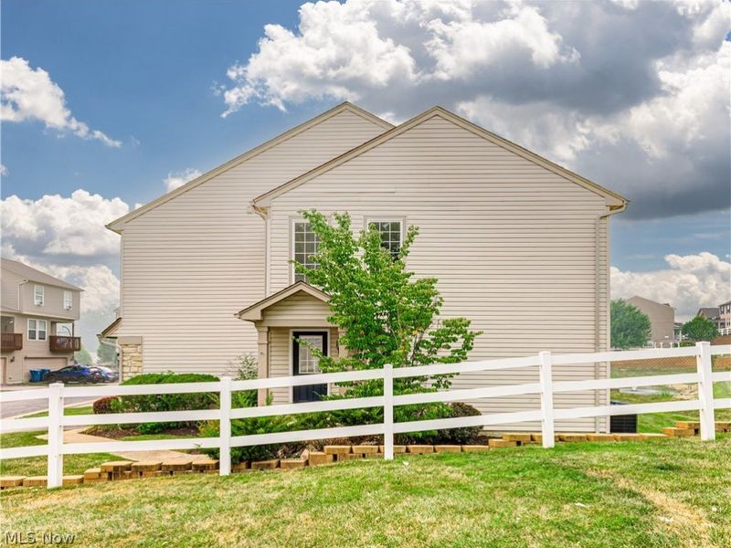 997 Croghan Way, Copley, OH 44321 Photo 2