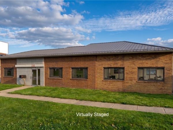 215 Munroe Falls Avenue , Cuyahoga Falls, OH 44221