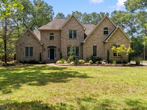 7 Harmony Ct, Southampton, NJ 08088