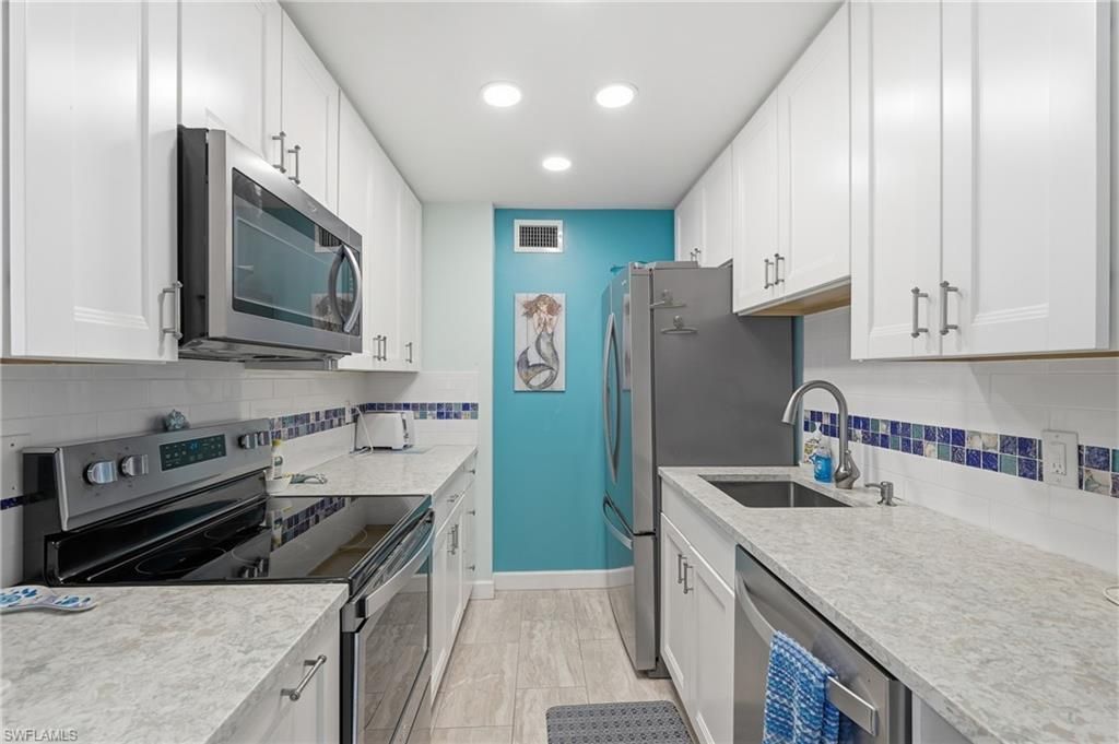1065 Gulf Shore Blvd N, Unit 108, Naples, FL 34102 Photo
