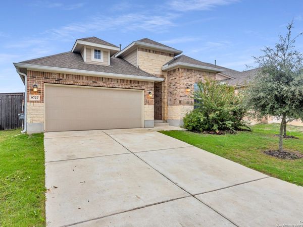 9727 MONKEN, Boerne, TX 78006