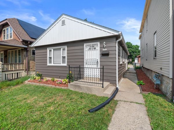 2030 S 77th St, West Allis, WI 53219