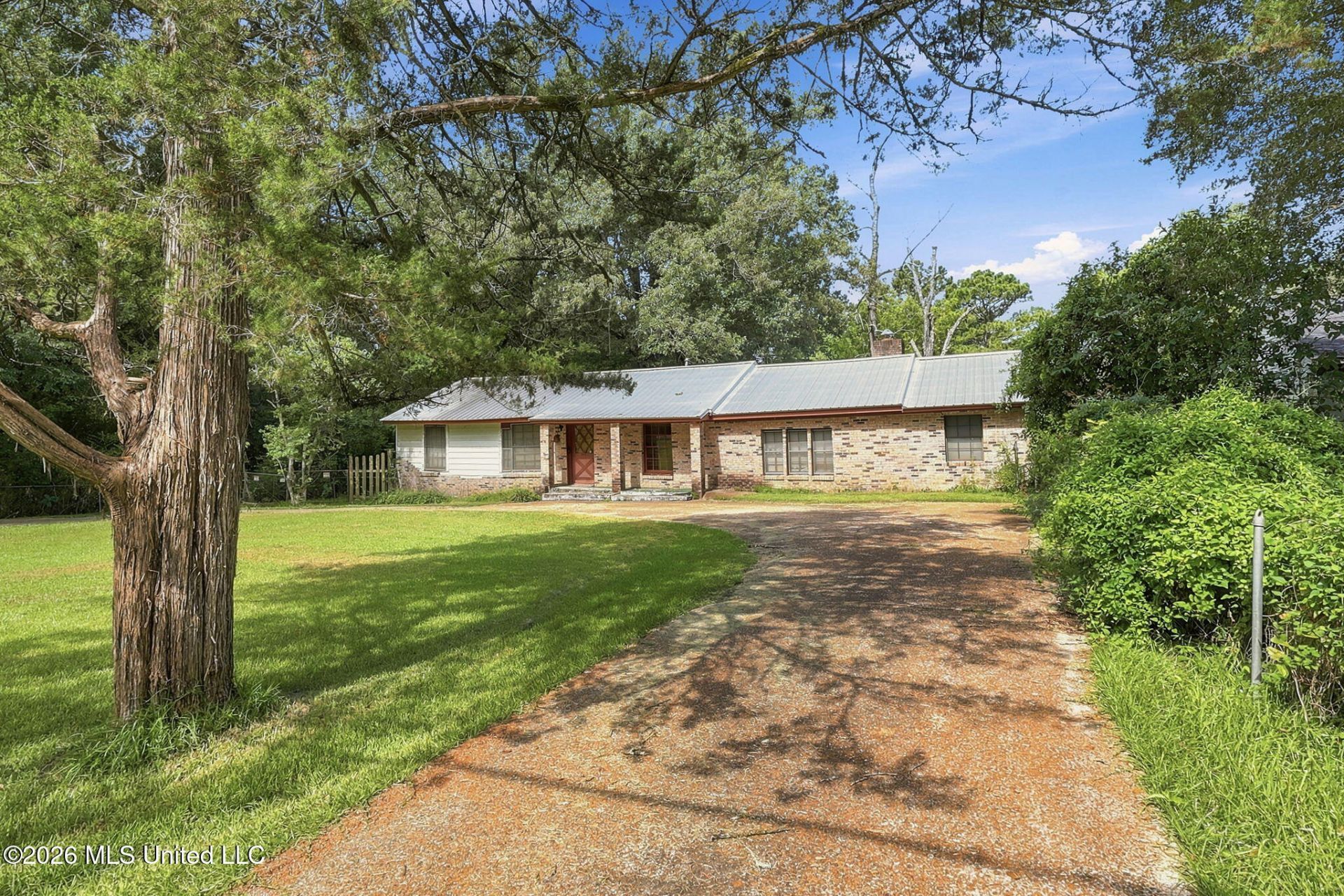 3887 Forest Hill Road, Jackson, MS 39212 Main Photo