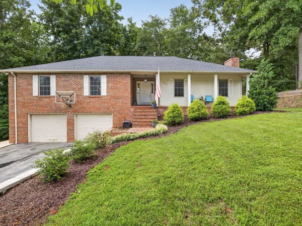 864 Spring Valley Rd , Cookeville, TN 38501