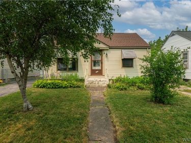 358 Taunton Place , Buffalo, NY 14216
