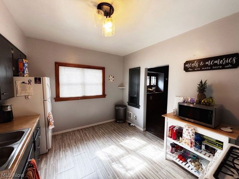 107 N Hartford Avenue, Youngstown, OH 44509 Photo 4