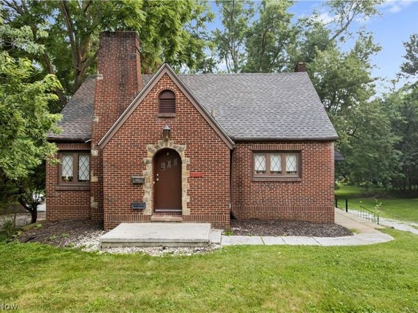 2442 Newton Street , Akron, OH 44305