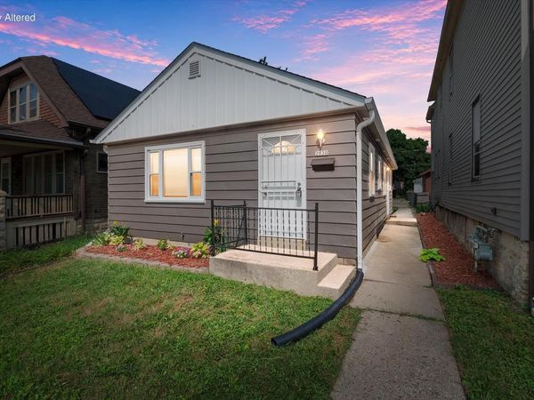 2030 S 77th STREET, West Allis, WI 53219