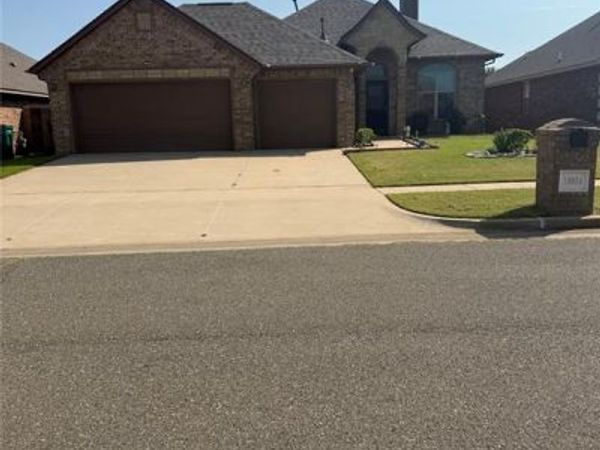 10924 SW 30th Terrace, Yukon, OK 73099