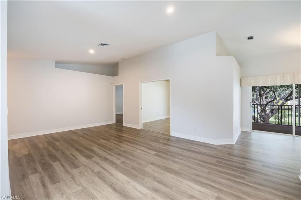 300 Diamond Cir , Unit 308, Naples, FL 34110 Photo