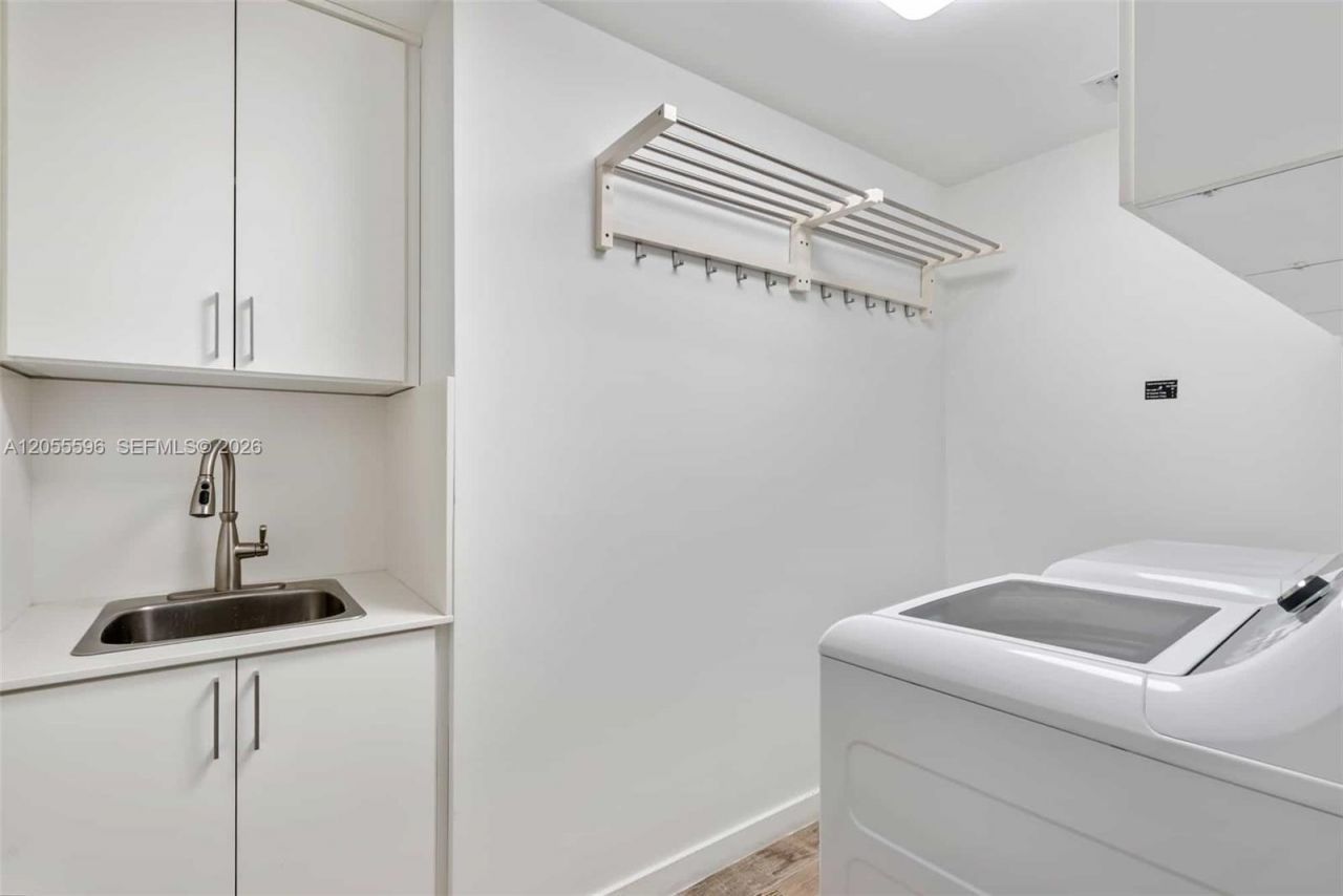 650 NE 32nd St, Unit PH5201, Miami, FL 33137 Photo